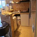 Super Meublé Avec Piscine Partagée Appartamento