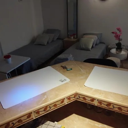 Super Studio Meuble Avec Piscine Partagee Lejlighed *