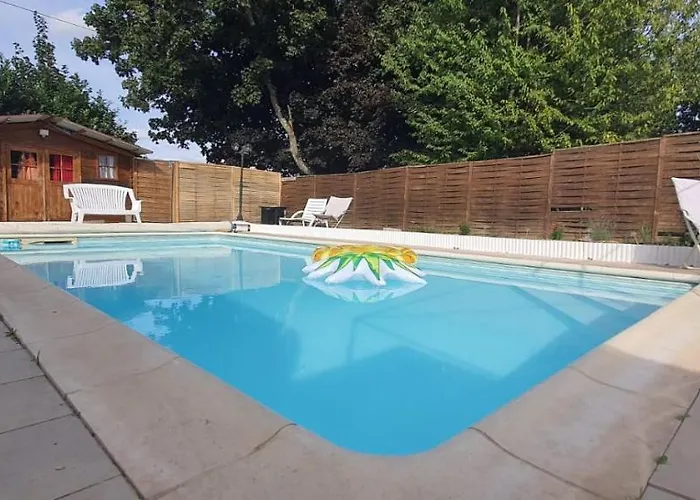 Convivial Meuble Avec Piscine Partagee Apartmán *