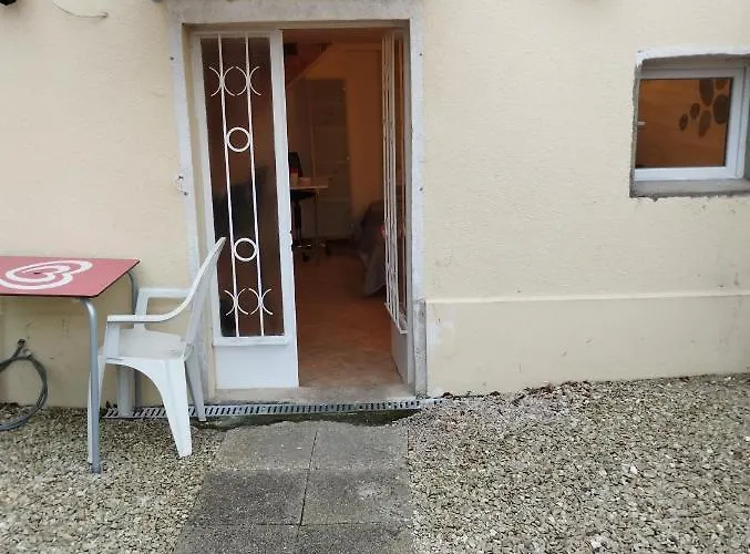 Super Meuble Avec Piscine Partagee *