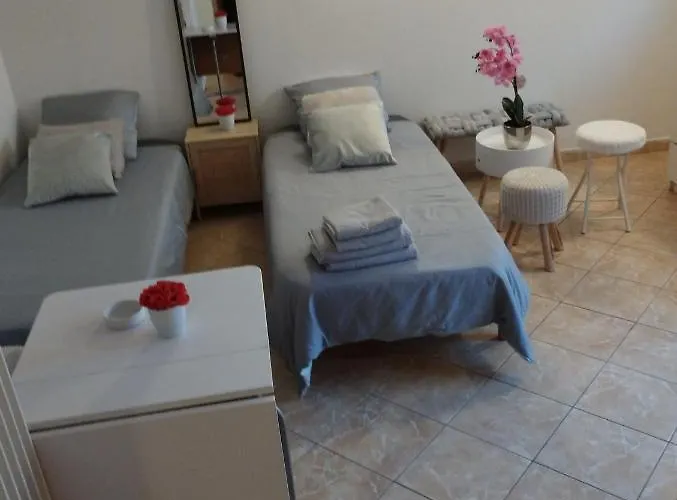 Super Meuble Avec Piscine Partagee *
